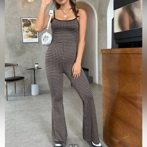 SHEIN Casual Houndstooth Flare Leg Jumpsuit